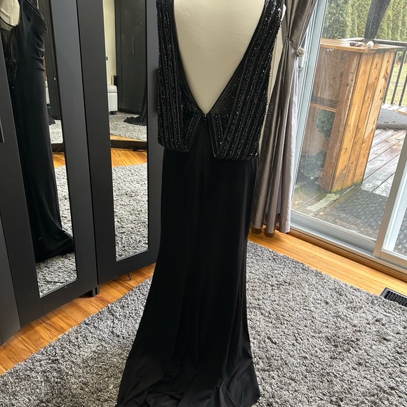 Formal gown with beading - Picture 2 of 2